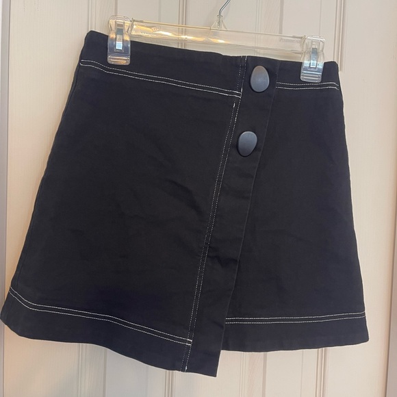 Urban Revivo Dresses & Skirts - Urban Revivo Women’s Stretchy Black Mini Skirt Size 8